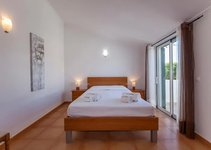 A14 - Cozy Torraltinha Apartment