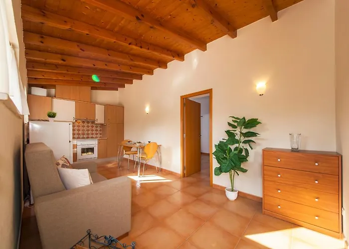 A14 - Cozy Torraltinha Apartment